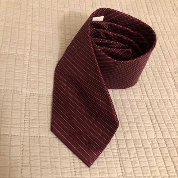 Elegant Burgundy Striped Men's Tie - Picture 2 of 5